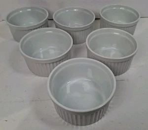 Pier One Auflaufförmchen weiß gerippt 3 1/2" Dessert Pudding Tassen Soufflé 6er Set - Bild 1 von 4