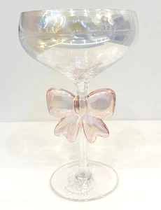 Vaso cupé PETAL & PEARL Martini rosa lazo cóctel vajilla pastel NUEVO - Imagen 1 de 4
