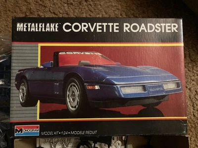 Kit Corvette Roadster con escamas de metal con monograma Foto 1 de 2