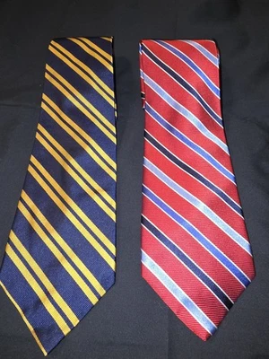 Lote de 2 corbatas para hombre Lauren Ralph Lauren azul marino amarillo y chaps rojo a rayas corbatas Foto 1 de 4