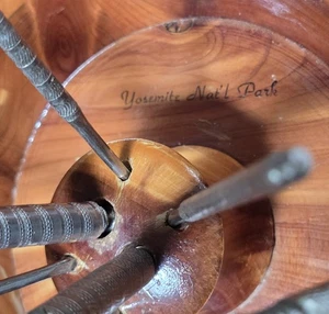 Vintage Holz Nussknacker 8" Schüssel Set 4-5" Plektren Landhaus Kern Yosemite Souvenir - Bild 1 von 14