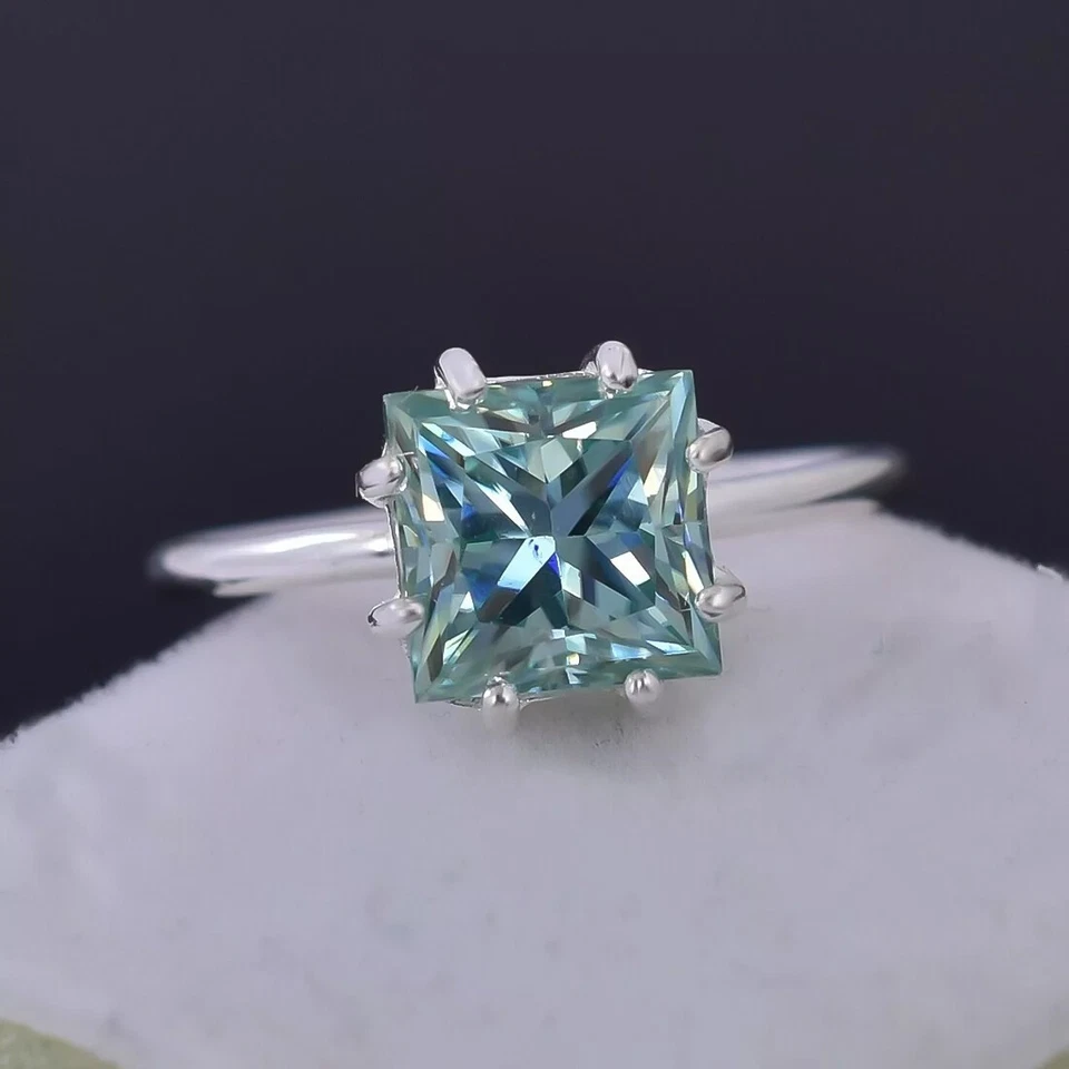 Anel de diamante azul corte princesa 5,50 quilates com certificação EGL em ouro branco 14k - Imagem 1 de 1