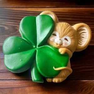 Hallmark Vintage St Patrick's Day Mouse Shamrock Lapel Pin Brooch Jewelry - Picture 1 of 7