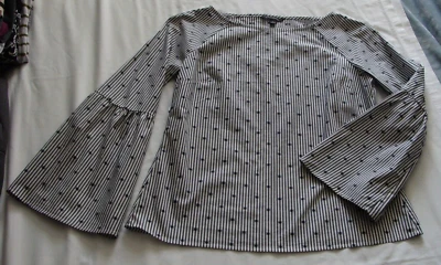BANANA REPBULIC Gray-Blue & White STRIPE & DOT 3/4 BELL Sleeve Blouse Sz SMALL - Image 1 of 4