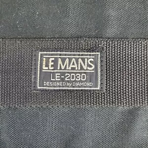 Bolso acolchado para cámara LeMans vintage LE-2030 negro correa para el hombro gancho divisores de bucle - Imagen 1 de 9