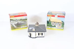 Hornby R8993 R8976 OO Gauge Selection of Skaledale Buildings - Picture 1 of 6