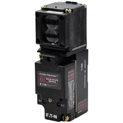 E51CNP3 Eaton/Cutler Hammer Dark/Light Complementary Photoelectric Sensor  -SA - Image 1 of 2