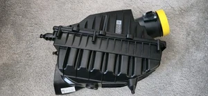 Land Rover Defender Air Cleaner - Picture 1 of 8