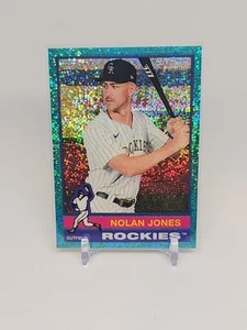Topps Heritage 2025 cromo azul brillante SP #139 Nolan Jones Colorado Rockies - Imagen 1 de 3