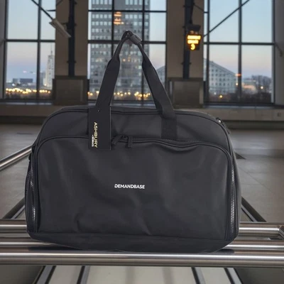 Ashbury Spector & Co Call Of The Wild Weekender Travel Work Duffel Bag 22x9x15 - Image 1 of 4