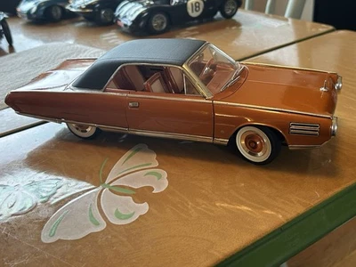 Road Signature 1963 Chrysler Turbine 1:8 Diecast Model Car - Bronze (92448) - Image 1 of 4