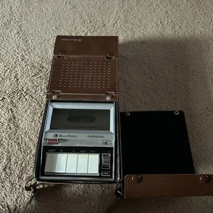 VINTAGE BELL & HOWELL 450A FILMOSOUND CASSETTE w/ CASE, MIC & Instructions - Picture 1 of 3
