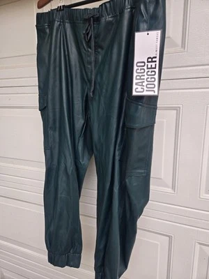 NUEVO Pantalones Jogger Carga Casi Famosos Imitación Cuero Talla 3XL Verde Informal Atlético Foto 1 de 4