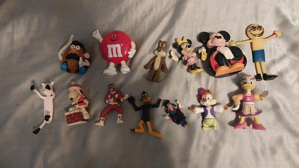 Лот маленьких винтажных игрушек Disney, Looney Tunes, M&Ms, арахис и многое другое - Изображение 1 из 4