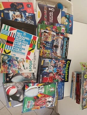 Lotto 26 Album Panini Calciatori Serie A E Mondiali Completi E Vuoti - Immagine 1 di 4