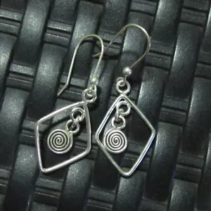 Fine Sterling Silver 925 Earrings Trapezoid Shape with Filigree Hang Craft - Picture 1 of 6