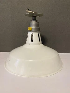 Benjamin Lighting Equipment 150 WATT LAMP White 447072 Porcelain Barn Vintage 14 - Picture 1 of 9