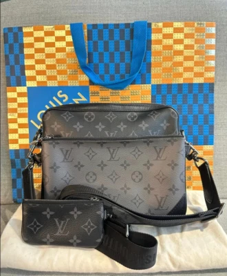 Auténtico LOUIS VUITTON Monograma Eclipse Trío Inverso Mensajero Hombro Cruz Foto 1 de 4