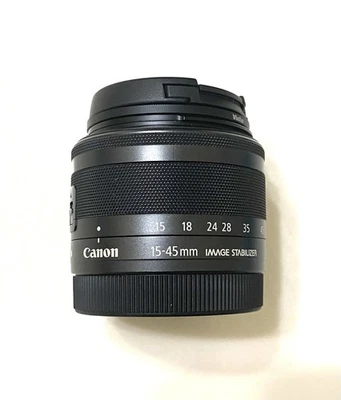 Lente Canon EF-M 15-45 mm F/3,5-6,3 IS STM para cámaras EOS M - con tapas y filtro Foto 1 de 4
