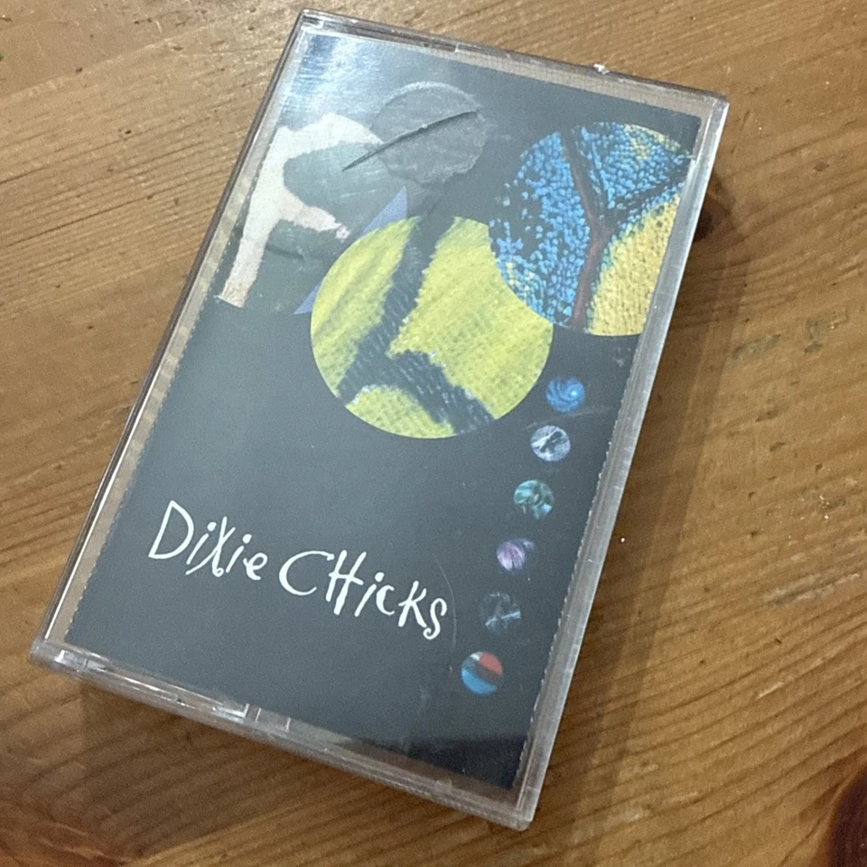 The Dixie Chicks Fly Cassette Tape monument 1999 country pop used good cond - Image 1 of 4