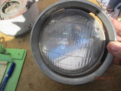 1961 Cadillac deVille правая внутренняя фара p/n на внутреннем корпусе 5953156 б/у - Изображение 1 из 4