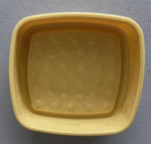 Nuovo Tupperware Portasapone Spugna Poggia #804 Plastica 3,5 x 4" - Oro - Foto 1 di 1