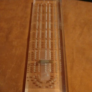 Lucite Block Vtg 2 Player Cribbage Board w/ 3 pegs - Picture 1 of 5