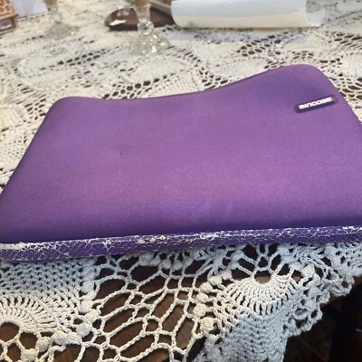 Estuche para computadora Incase Bright de 13 pulgadas lado blando, usado para mi Mac Foto 1 de 4