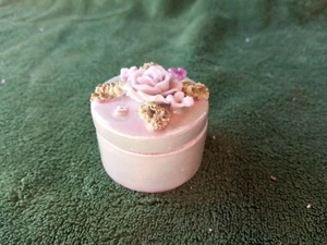 Vintage Keramik Spieluhr Schmuckkästchen Blumen - Bild 1 von 3