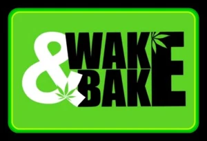 4,25" lustiger WAKE & BAKE Vinyl-Aufkleber. 420, Gras, Marihuana Aufkleber für Auto, Bong. - Bild 1 von 2