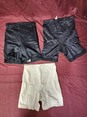 Breezies Women's Black&White Seamless Smoothing Mid-Thigh Short Set of 3 Size M Foto 1 de 4