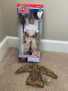 GI Joe / Hickam Pearl Harbor Field Defender / 2001 PLUS Jacket & Field Helmet - Picture 1 of 2
