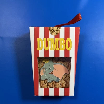 Prendedor Disney - Dumbo El Elefante Volador Caja Cacahuete Regalos Vacaciones 2021 Adorno Foto 1 de 4