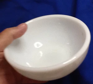 PYREX PAIR OF WHITE BOWLS #6 & #19 SMALL 101322C - Picture 1 of 5