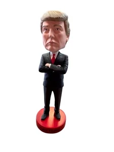 Donald Trump Royal Bobbles USA Presidents series Bobblehead New - Picture 1 of 8