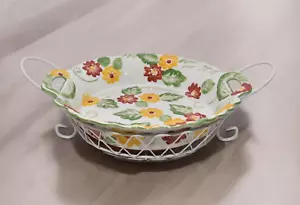 Temp-tations By Tara 12" Casserole Dish Floral Embroidery Round w/ Wire Carrier - Picture 1 of 16