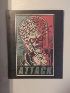Corey Courts Attacchi su Marte! Stampa artistica su legno "Attack" LE 2/27 RARA limitata 27 - Foto 1 di 12