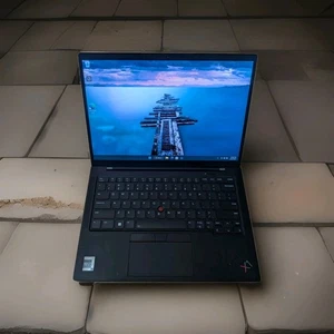 Lenovo ThinkPad X1 Carbon Gen10 i5-1235U 8 GB RAM 256 GB 14" touchscreen W11P DDR5 - Foto 1 di 8