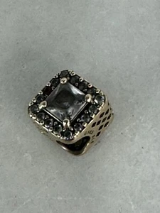 Pandora Square Sparkle Halo Charm 14ct Gold 585 ALE - Picture 1 of 6