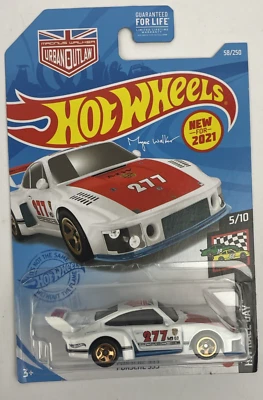 PORSCHE 935 - #277 RACE DAY - MARCUS WALKER - URBAN OUTLAW - COCHE 1:64 - HW 2020 Foto 1 de 4