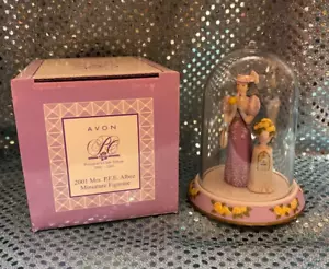 FIGURA EN MINIATURA AVON 2001 MRS. ALBEE PRESIDENTE'S CLUB PREMIO VENTAS - Imagen 1 de 1