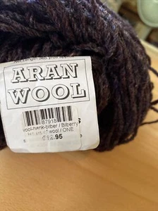 Hilo de tejer irlandés Kerry Woollen Mills Aran 200 g 100 % lana arándano 0105 - Imagen 1 de 7