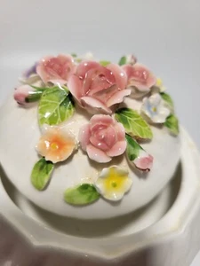 Vintage White Porcelain Vanity Trinket Box Various Beautiful  Raised Flowers - Picture 1 of 10