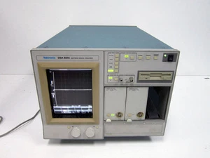 TEKTRONIX DSA601A DIGITIZING SIGNAL ANALYZER 2X 11A71 AMPLIFIER - Picture 1 of 9