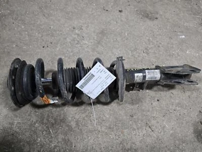 Puntal de suspensión delantero derecho usado se adapta a: Chevrolet Equinox 2015 delantero 2,4 L Foto 1 de 4