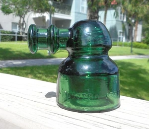 NICE EMERALD GREEN CD 666 L'ELECTRO VERRE FRENCH NOSER STYLE GLASS INSULATOR - Picture 1 of 3