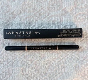 Anastasia Beverly Hills Brow Definer Angled Eyebrow Pencil | Medium Brown - Picture 1 of 5