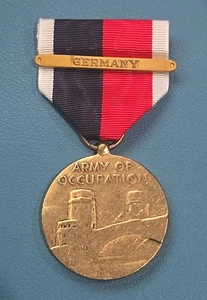 Medalla de ocupación del ejército de Estados Unidos con broche de Alemania* - Imagen 1 de 3