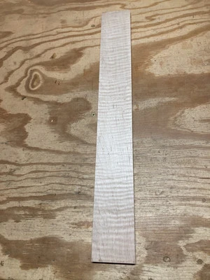 Diapasón de arce rizado diapasón en blanco 2,75"x21" X3/8 Foto 1 de 4