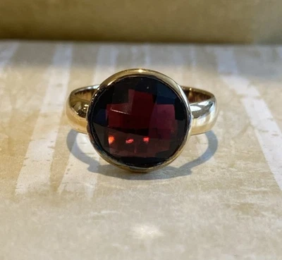 Nuevo con etiquetas Anillo Sundance Catálogo Facetado Redondo Granate Oro Vermeil Talla 9 Foto 1 de 4
